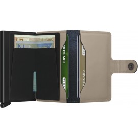 The SECRID can hold cards, business cards, documents or banknotes