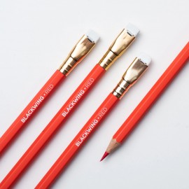 Zestaw 4 ołówków z czerwonym grafitem niewidocznym na zdjęciach i skanach.