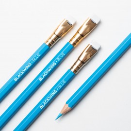 Zestaw 4 ołówków z niebieskim grafitem niewidocznym na zdjęciach i skanach.