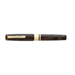 Elegant fountain pen made of ebonite, inspired by a model from the 1950s.